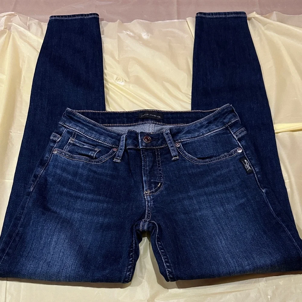 Women's SilverJeans Co. size 27/31 - Picture 1 of 7